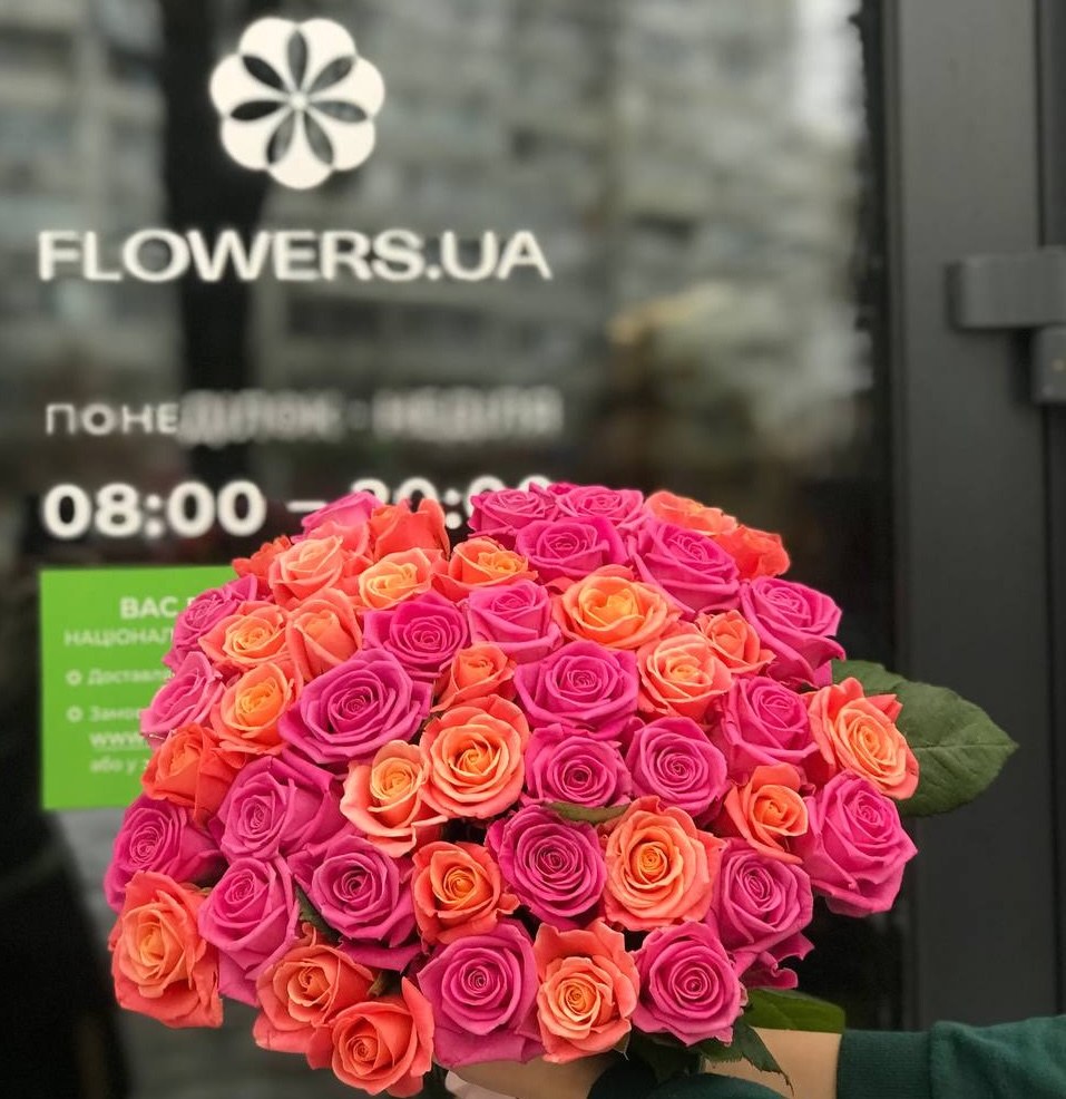 Букет із 51 троянди від Flowers.ua: мова кохання у кожній квітці