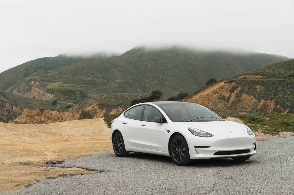 Як стати власником новенької Tesla не за всі гроші світу