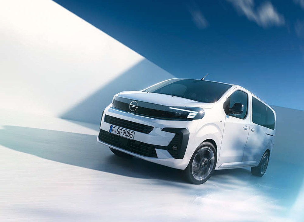 Автомобілі Автоцентр на столичному