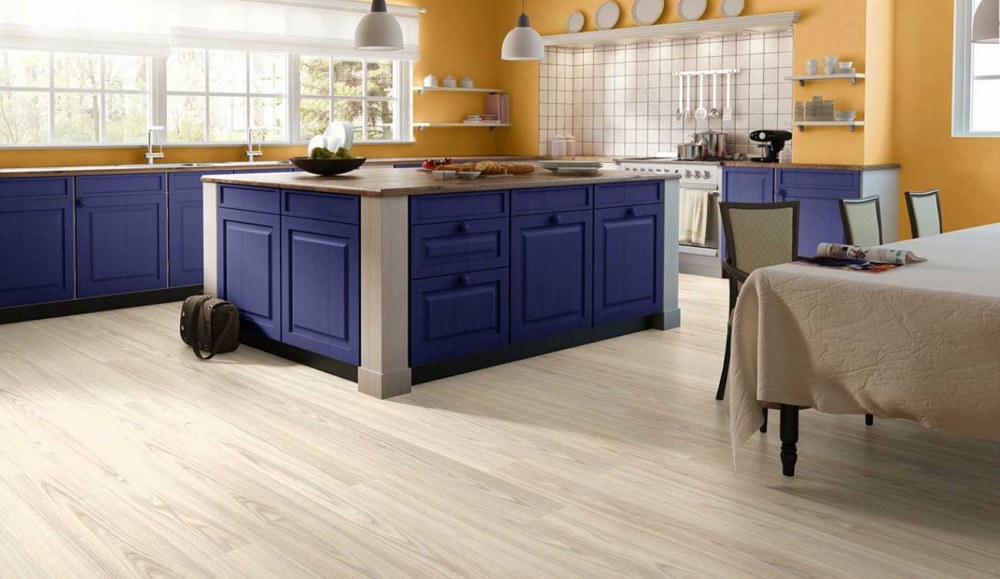 Особенности водостойкого ламината – чем он отличается от обычного и влагостойкого