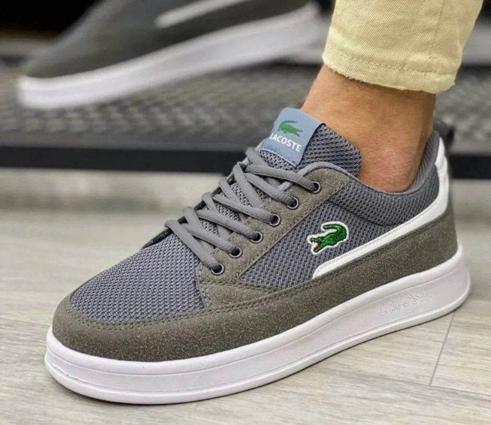 сині чоловічі кросівки Lacoste