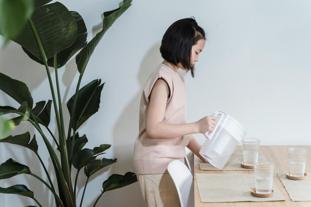 Для чого потрібні та як працюють фільтри-глечики для води