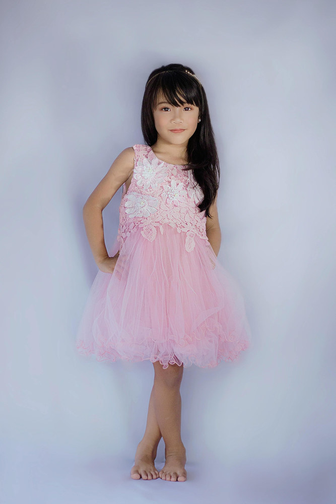 Сукня на свято: взуття, колготи, аксесуари та верхній шар