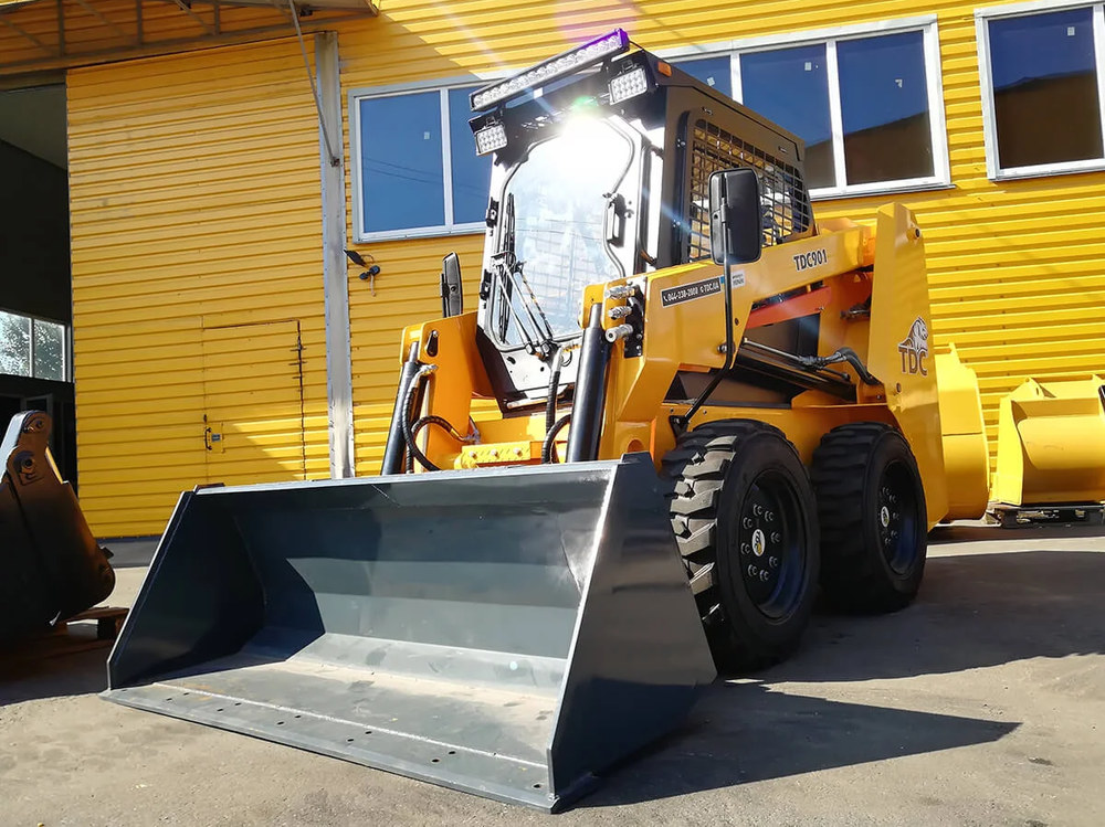 5 видів навісного обладнання, які зроблять мінінавантажувач універсальною машиною